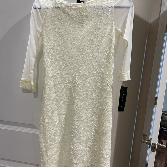 NWT Beautiful Lace Cream Dress - Picture 2 of 5